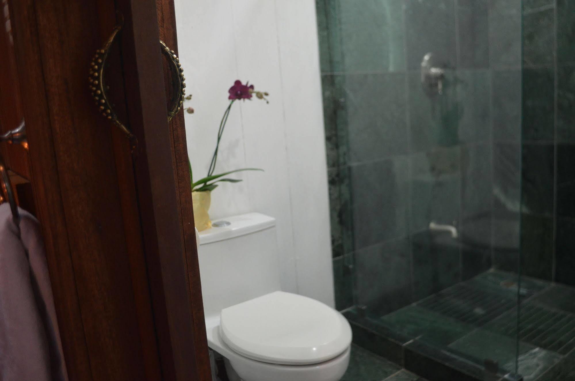 Lanna Ban Hotel Puerto Viejo de Talamanca Екстериор снимка
